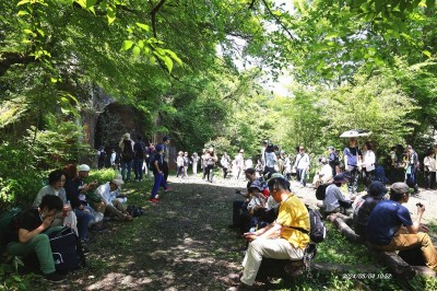 6号多治見口の県境広場の賑わい